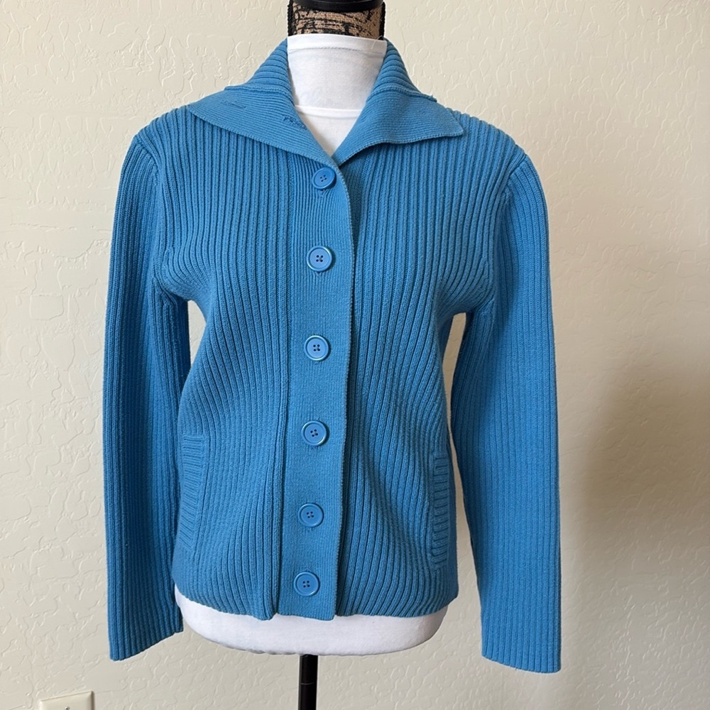 Relativity woman’s sweater